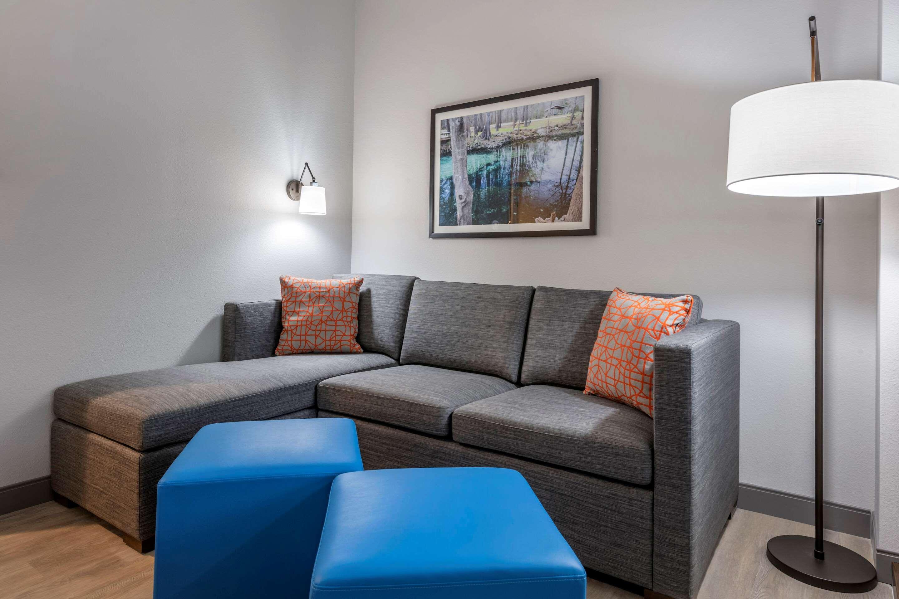 Comfort Suites Gainesville Near University מראה חיצוני תמונה