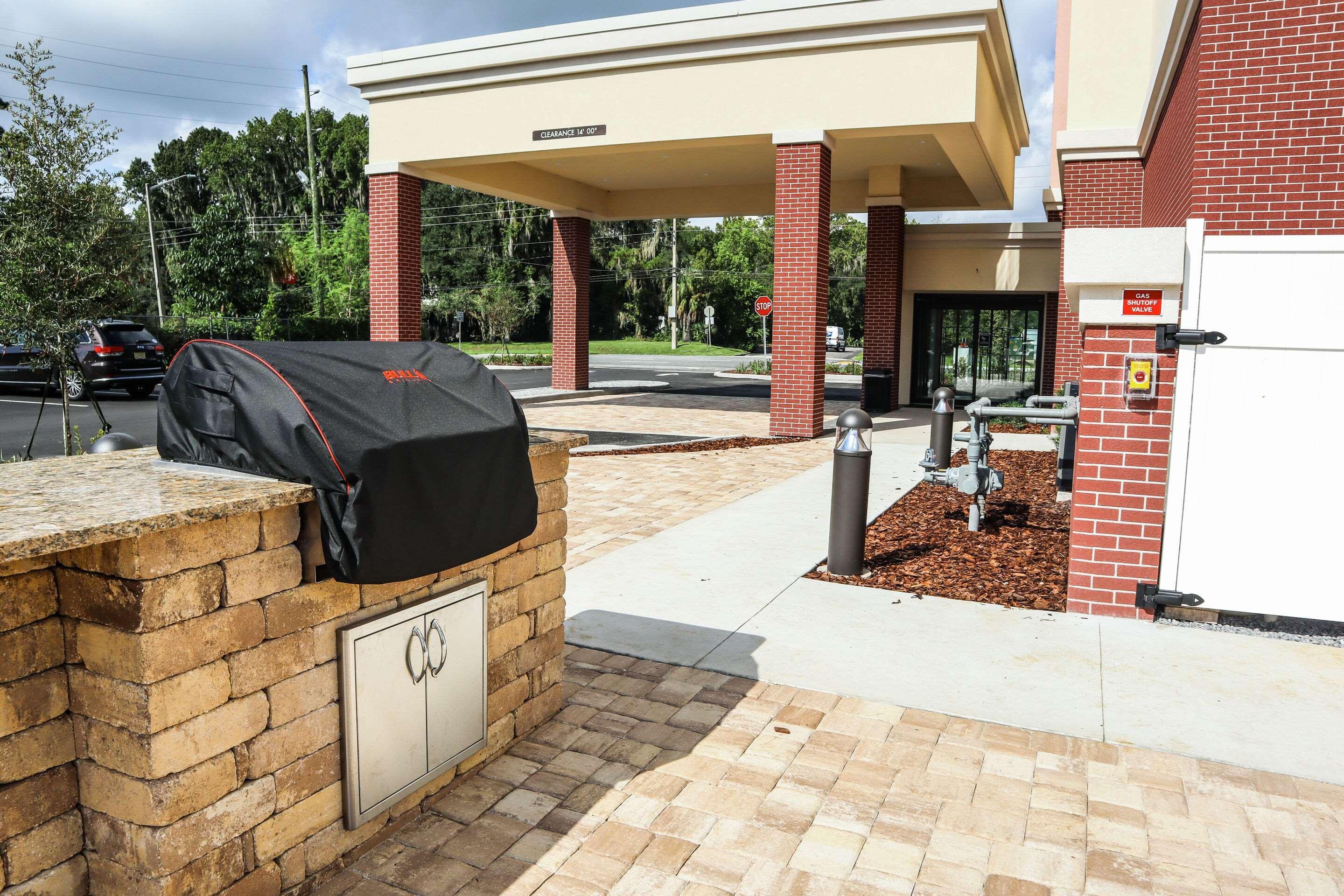 Comfort Suites Gainesville Near University מראה חיצוני תמונה