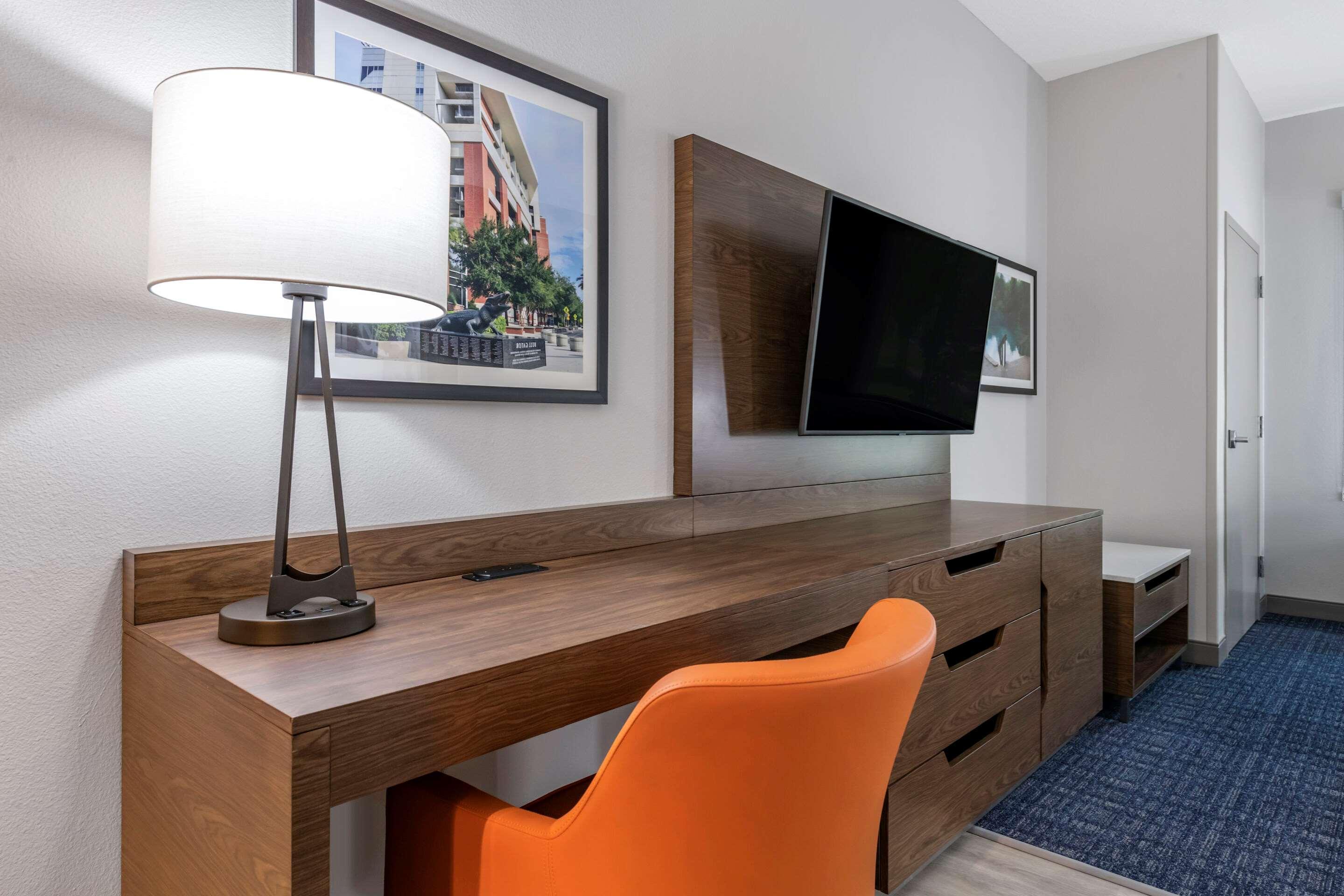 Comfort Suites Gainesville Near University מראה חיצוני תמונה