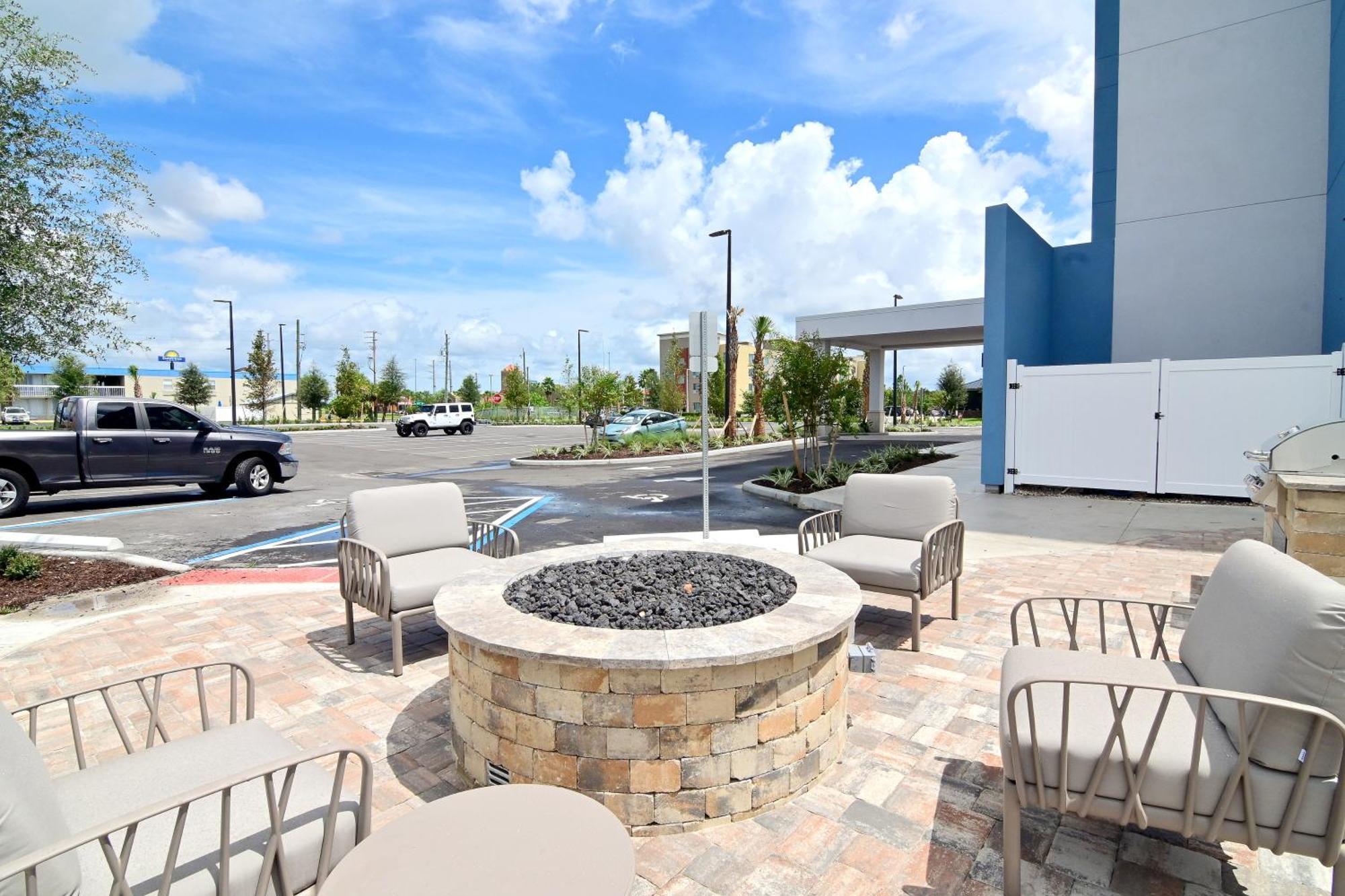 Comfort Suites Gainesville Near University מראה חיצוני תמונה